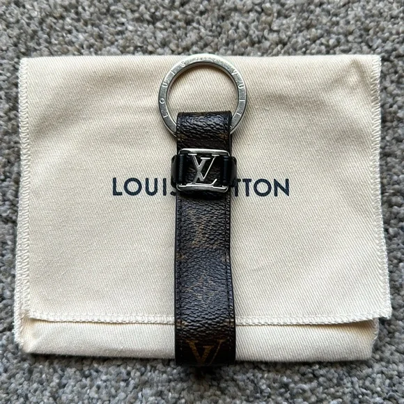 Authentic Louis Vuitton LV Dragonne Monogram Macassar Cles Key Holder Keychain - Picture 4 of 13